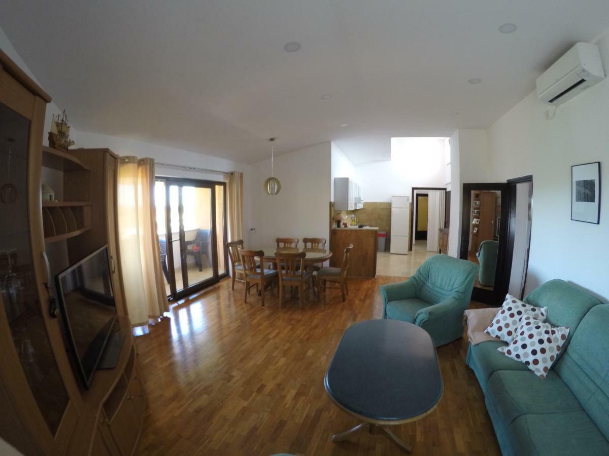 Appartamento Apartman Koralj Pola Esterno foto
