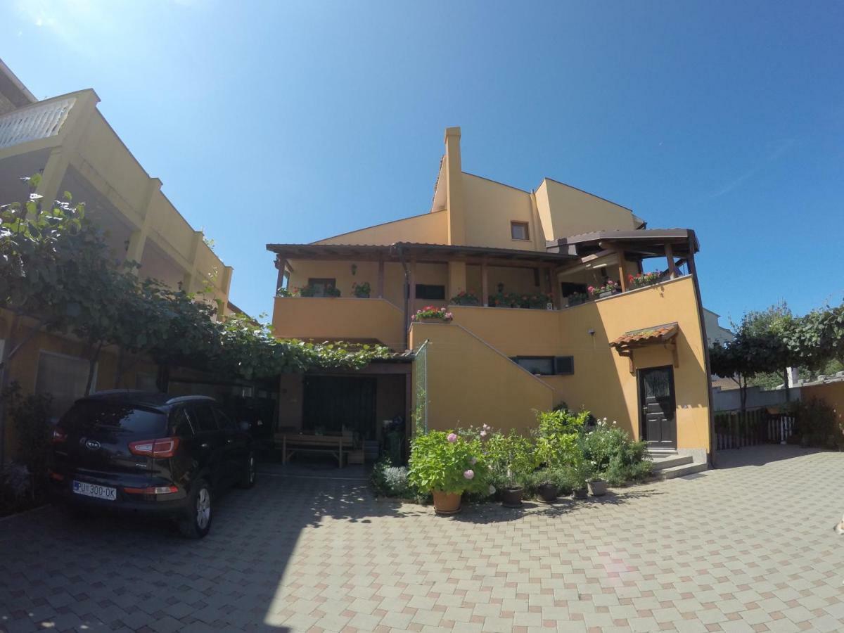 Appartamento Apartman Koralj Pola Esterno foto
