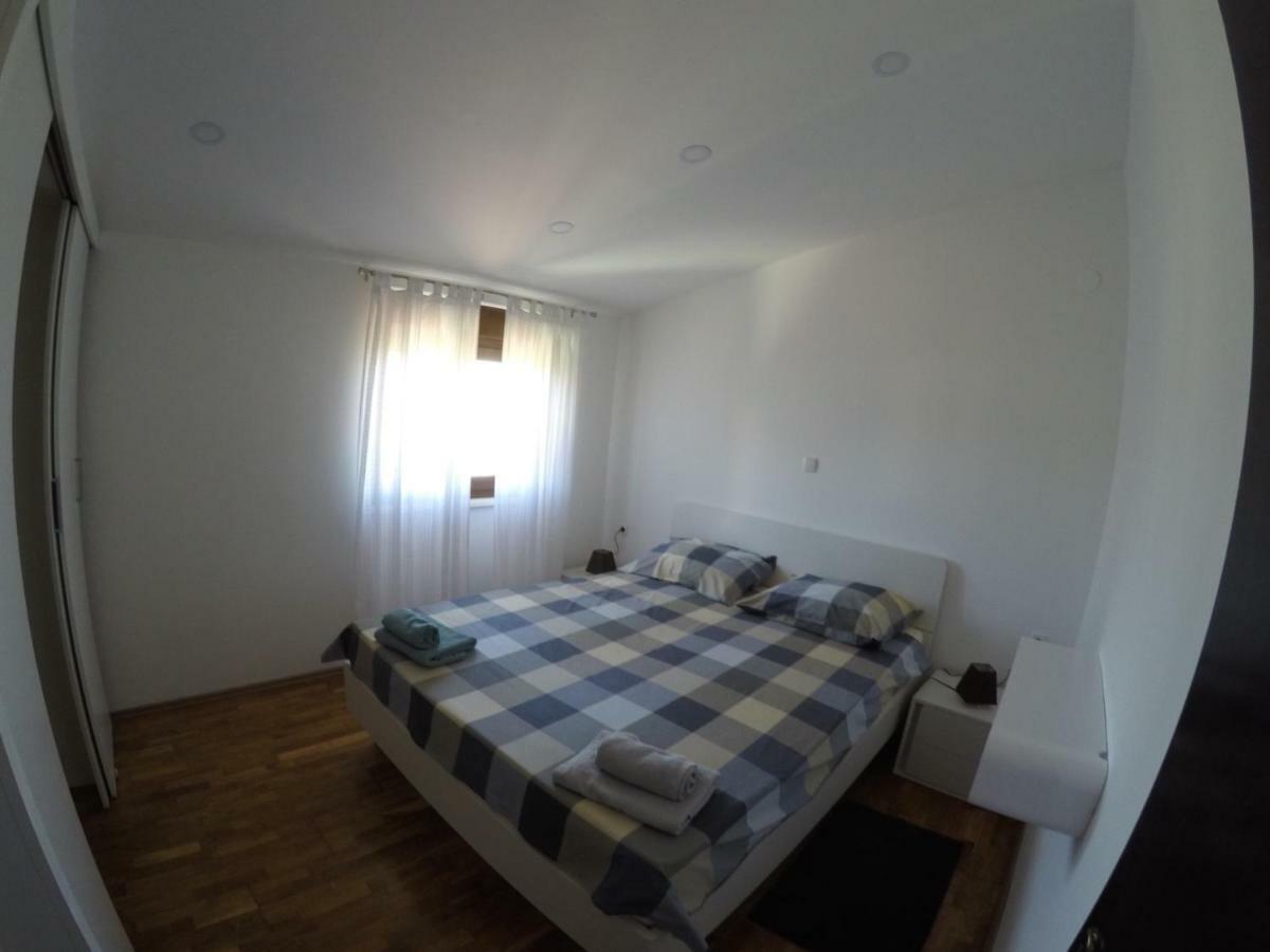 Appartamento Apartman Koralj Pola Esterno foto